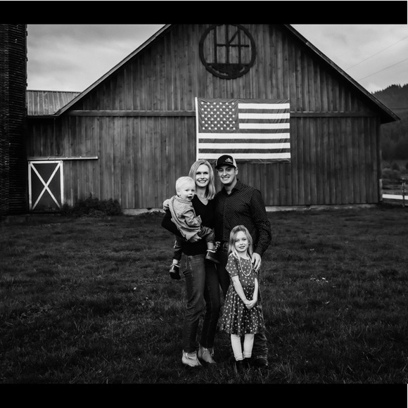 Meet your Posher, Jordyn - Picture 2 of 3